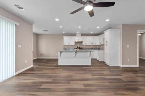 1637 Seattle St, Modesto CA  95358-5631 exterior