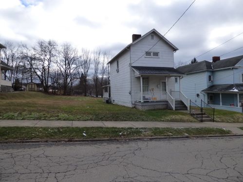 718 Long Ave, New Castle, PA 16101-4848