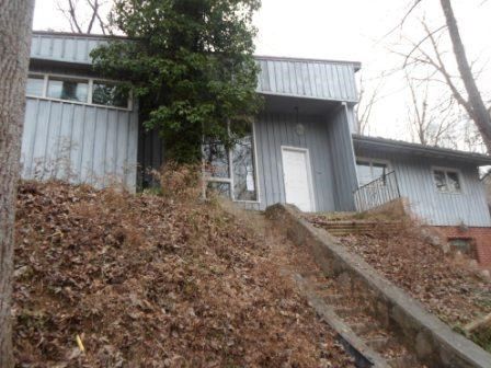 222 Mount Martha Dr, Pikeville, KY 41501-1336