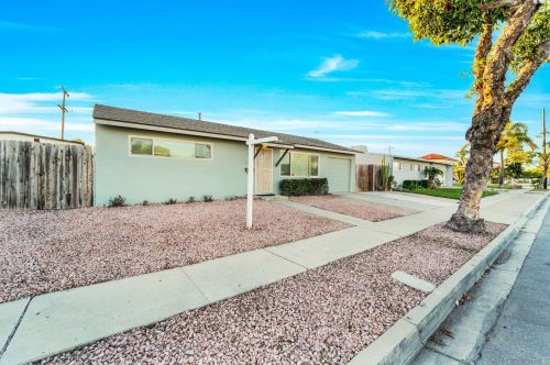 4220 Clairemont Dr, San Diego CA 92117-5536 exterior