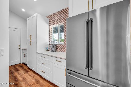 1111 Bethany Home Rd, Phoenix AZ  85014-2229 exterior