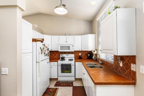 32539 Strigel Ct, Temecula CA  92592-1144 exterior