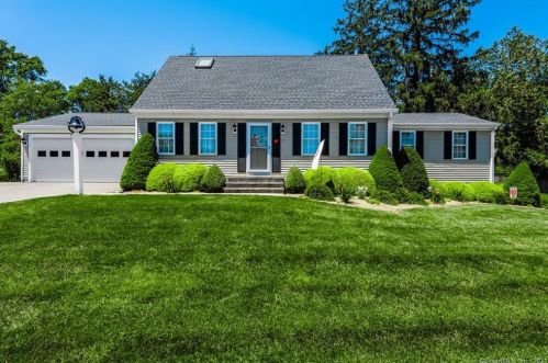 17 Coles Rd, Middletown, CT 06457-4169