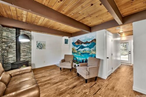 2161 Pinewood Dr, South Lake Tahoe CA  96150-5146 exterior