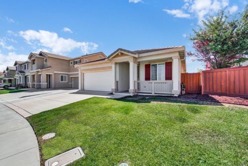 542 Twilight St, Vacaville CA  95688-8829 exterior