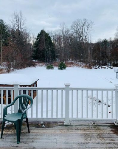 85 Dudley Town Rd, Windsor CT 06095-2636 exterior