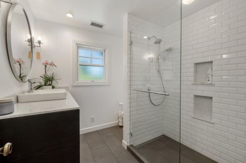 18 Ethel Ct, Redwood City CA  94061-2400 exterior