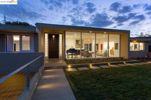 410 Hampton Rd, Oakland, CA 94611-3317