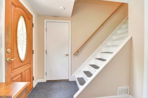 22 Wildwood Ter, Skyline Lakes, NJ 07456-2018