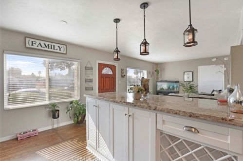 1517 Harding St, Long Beach CA  90805-3662 exterior