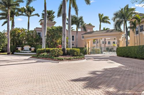 501 Resort Ln, West Palm Beach FL  33418-7043 exterior