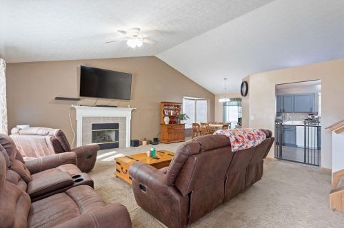 60 Fieldstone, Pataskala, OH 43062-9486