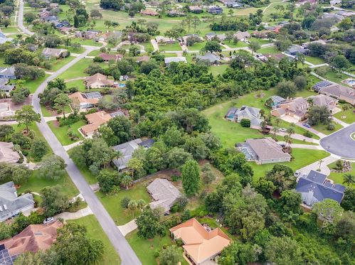 111 Pne Vly Ct, De Bary FL 32713-2302 exterior