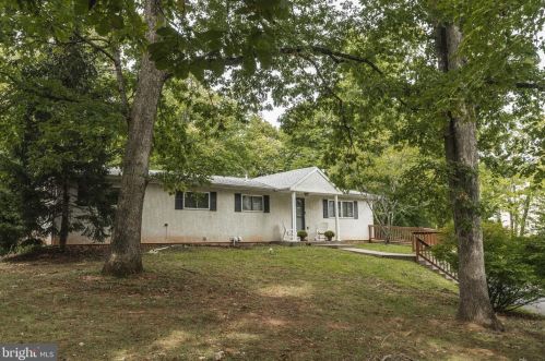 321 8th Ave, Collegeville, PA 19426-2411