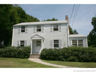 30 Beardsley Pkwy, Bridgeport, CT 06611-5203