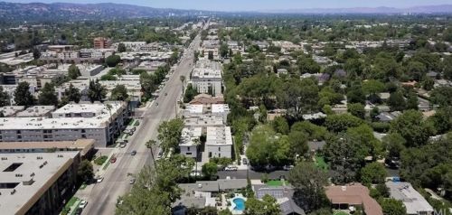 4809 Carpenter Ave, North Hollywood CA  91607-3204 exterior