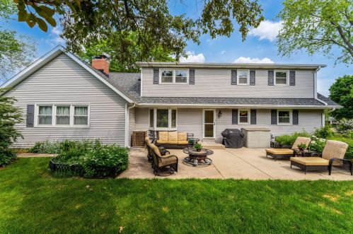 5682 Gladstone Ln, Greendale, WI 53129-1509