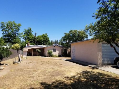 521 Cortland Ave, Fresno, CA 93704-4618