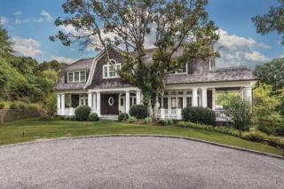 26 Wills Point Rd, Hither Plains, NY 11954-5185