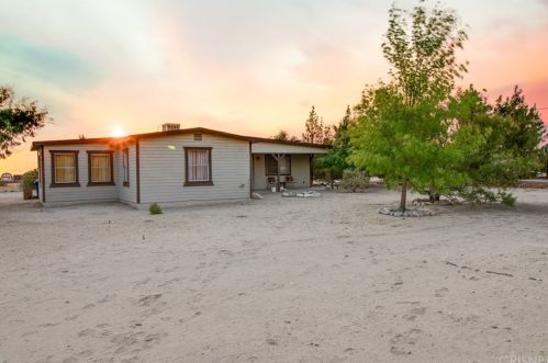 17106 Avenue, Lancaster, CA 93535-7327