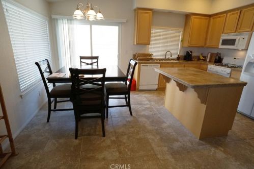 17627 Benton Way, Victorville, CA 92395-5910