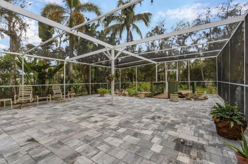 770 Logan Blvd, Naples FL 34116-3909 exterior