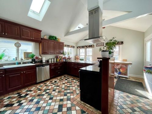 93 Clapboard Ridge Rd, Danbury, CT 06811-3631
