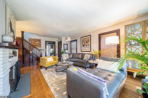 284 High St, Nutley, NJ 07110-1433