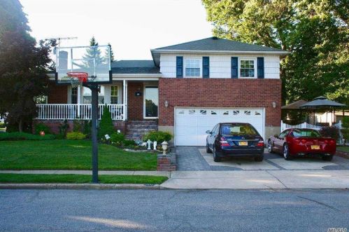 3801 Martin Ct, Seaford, NY 11783-1821