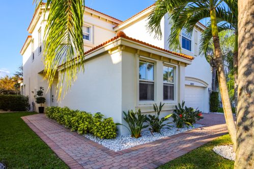 9053 Dupont Pl, West Palm Beach, FL 33414-6473