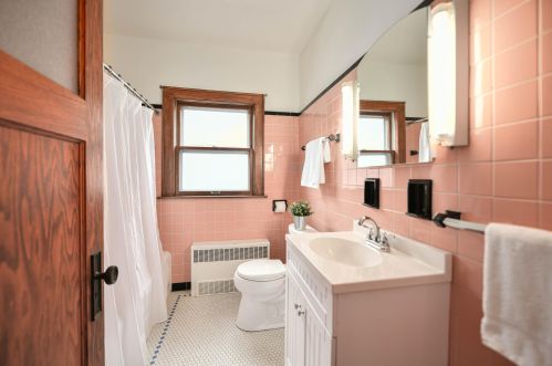 2141 59, Milwaukee WI 53219-1549 exterior