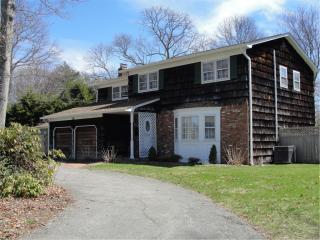 5 Millpond Rd, Sayville, NY 11782-2006