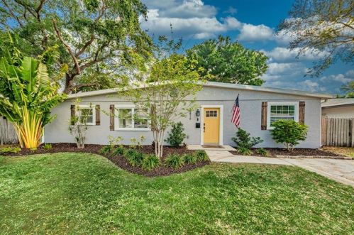 3819 Huntington St, Saint Petersburg, FL 33703-6037