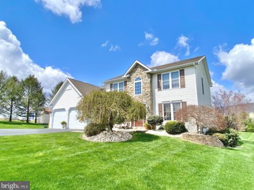 701 Steven Dr, Krumsville, PA 19534-9270