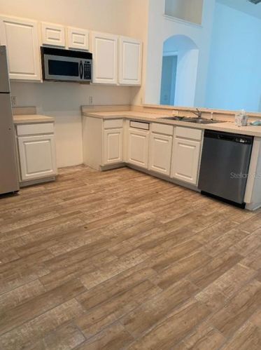 1112 Liberty Hall Dr, Kissimmee FL 34746-6724 exterior