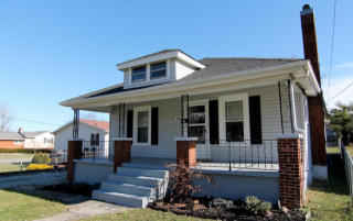 3708 Bear Rd, Roanoke, VA 24014-6406