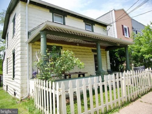 32 Keystone Ave, Paoli, PA 19301-1132