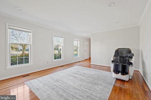 9625 Woodedge Dr, Springfield VA  22015-3017 exterior