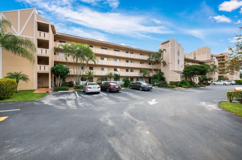 7006 Huntington Ln, Delray Beach, FL 33446-2513