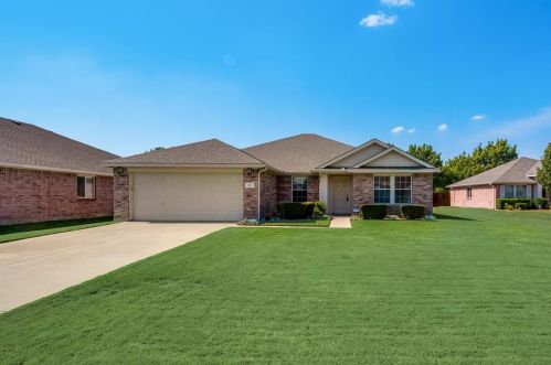 521 Robinwood Dr, St Paul, TX 75098-6954