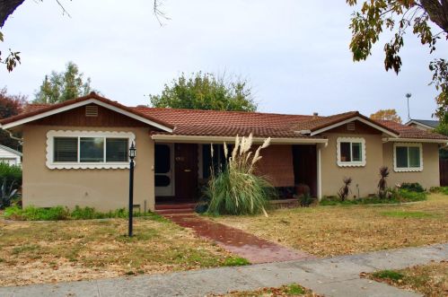 1032 S St, Newman CA  95360-1209 exterior