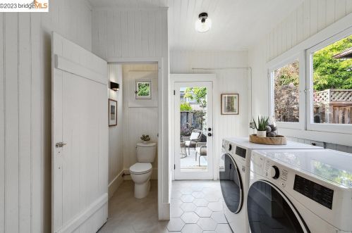 4143 Howe St, Oakland CA 94611-5117 exterior