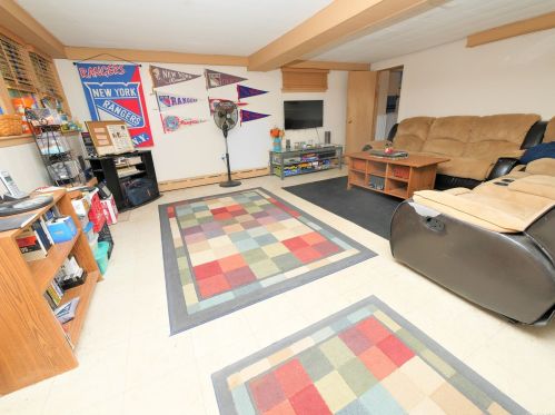 8 Old Rocky Point Rd, Miller Place NY  11764-2025 exterior