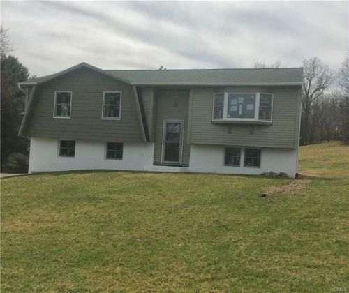2 Keith Pl, Camp Bell Hall, NY 10916-3016