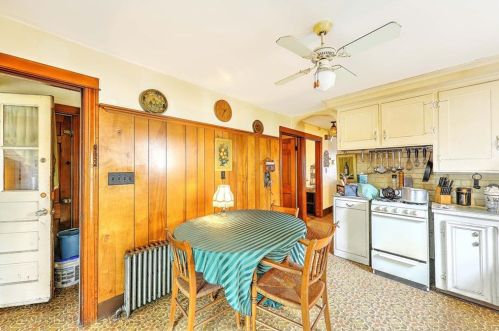 145 Urban Ave, North Providence RI  02904-4930 exterior