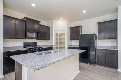 16887 Desert Star St, Victorville, CA 92394-1468