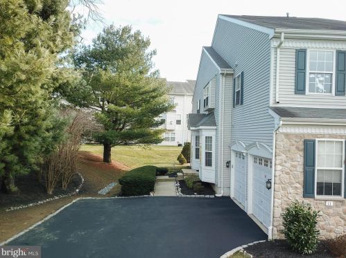11 Portsmouth Cir, Glen Mills, PA 19342-2627