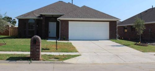 424 Windridge Dr, Oak Point, TX 75068-5140