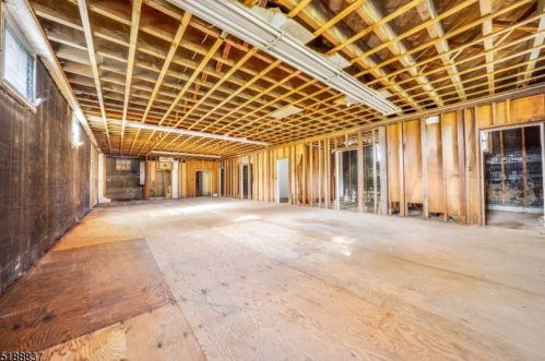 320 Knowlton St, Belvidere NJ  07823-1824 exterior