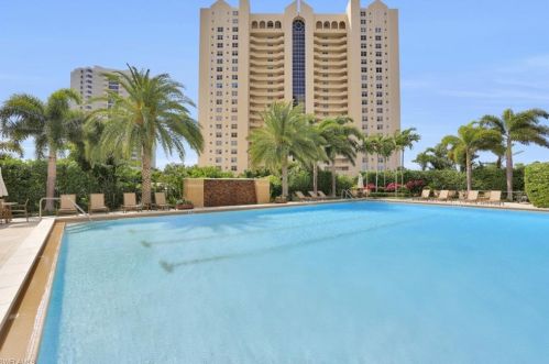 5601 Turtle Bay Dr, Naples FL  34108-2746 exterior